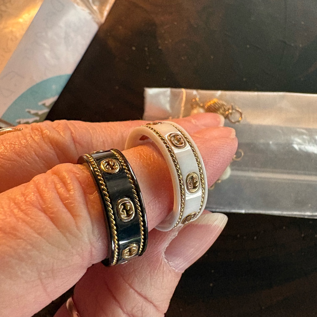 Gucci Ring Black With 18k Yellow Gold Gucci Icon Ring Eur. Size 14
